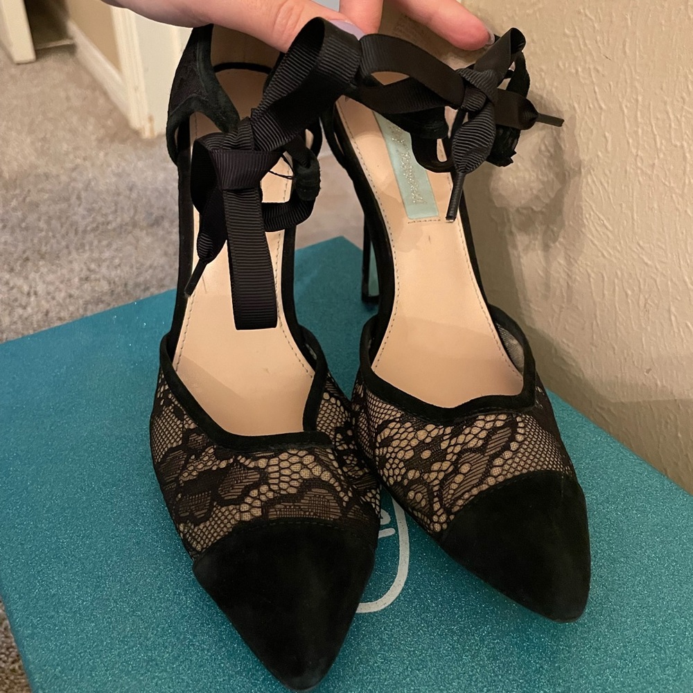 Betsey Johnson Black Tie Heel Size 8